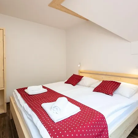 The Woodland Nook - One Bedroom