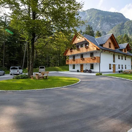 The Woodland Nook - One Bedroom Апартаменты Бохинь