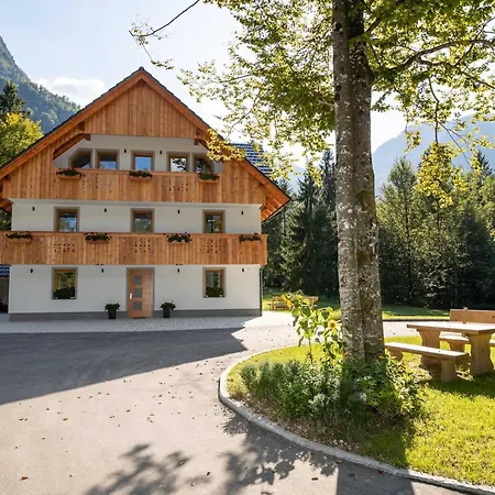 Апартаменты The Woodland Nook - One Bedroom