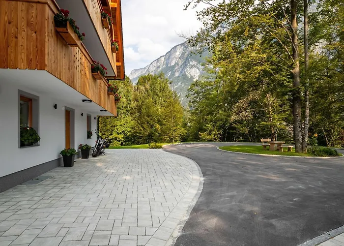 The Woodland Nook - One Bedroom Apartment *